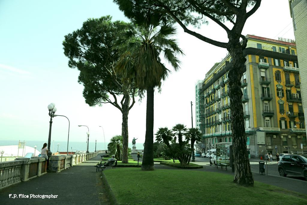 Well Come - Santa Lucia Napels Buitenkant foto